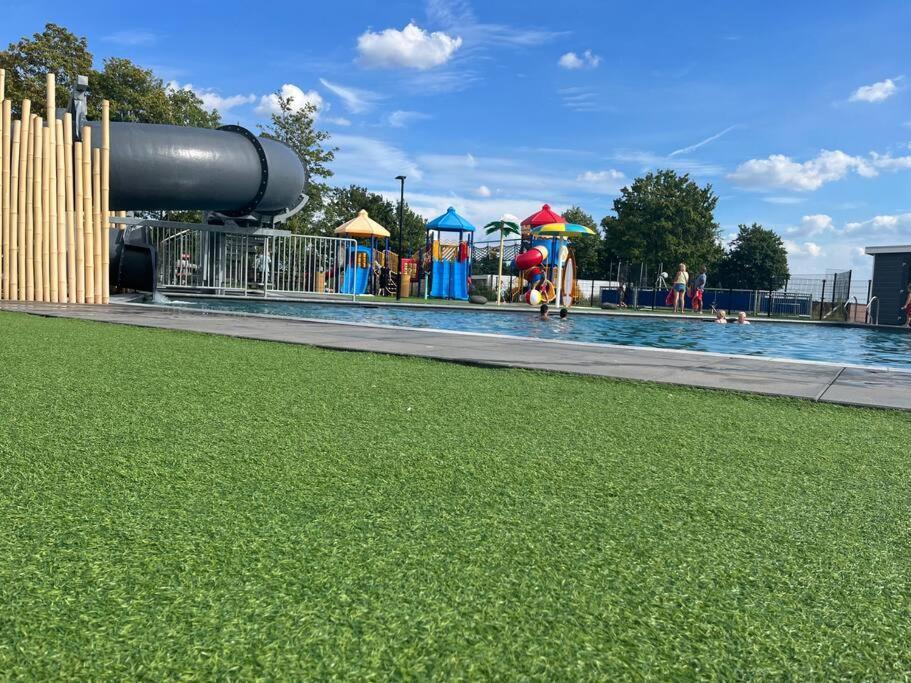 Luxus Chalet Waterfront Lathum المظهر الخارجي الصورة